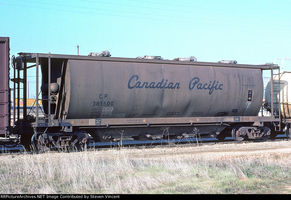 Canadian Pacific MIL 3000 cf aluminum body covered hopper CP #385500